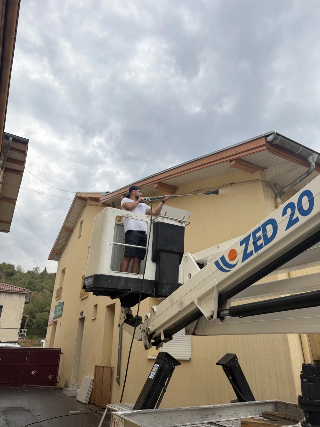 Façade, bardage, terrasse : redonnez à votre maison son aspect d'origine sans effort